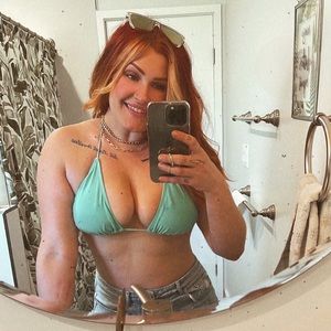 Meet your Posher, Laena